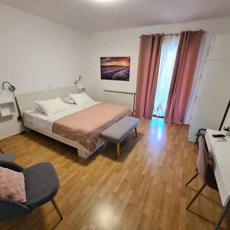 Apartments & Rooms Tom Медулин Екстериор снимка