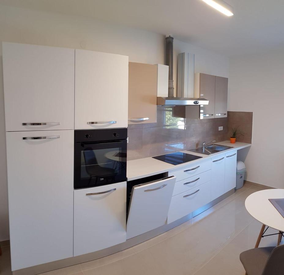 Apartments & Rooms Tom Медулин Екстериор снимка